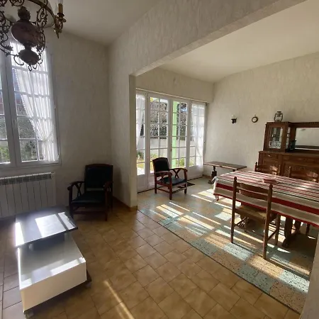 Maison Fouras, 4 Pieces, 4 Personnes - Fr-1-709-11 *